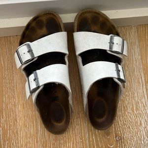 Women’s Birkenstocks size 39. White leather.